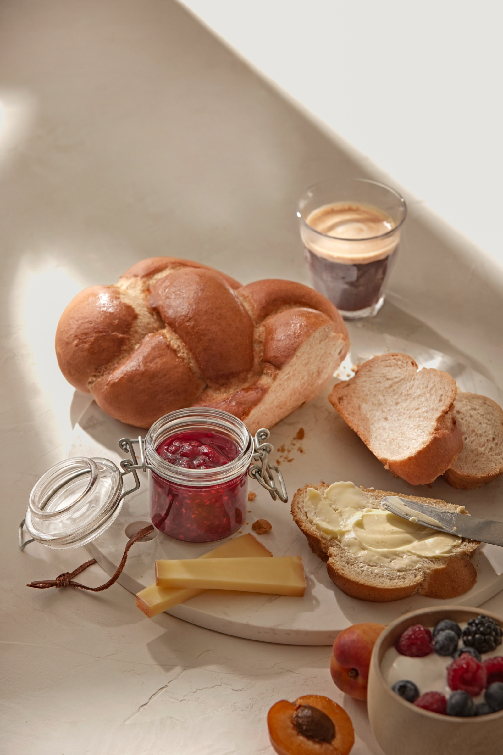 Vegan plaited bread